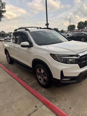 White 2024 Honda Ridgeline RTL