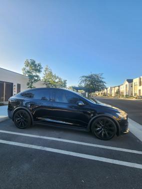 2023 Tesla Model X Base