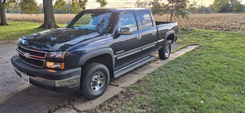 2007 Chevrolet Silverado 2500 LT1 H/D Crew Cab Classic