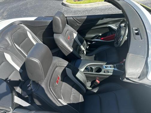 White 2018 Chevrolet Camaro 2SS