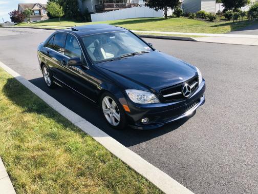 Photo 2 of 8 of 2010 Mercedes-Benz C-Class C 300 4MATIC Sport