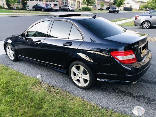 Photo 3 of 8 of 2010 Mercedes-Benz C-Class C 300 4MATIC Sport