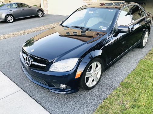 Photo 5 of 8 of 2010 Mercedes-Benz C-Class C 300 4MATIC Sport