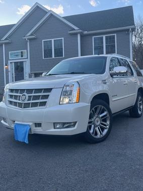2013 Cadillac Escalade Premium