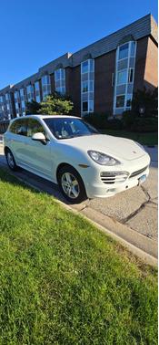 White 2014 Porsche Cayenne Cayenne Diesel