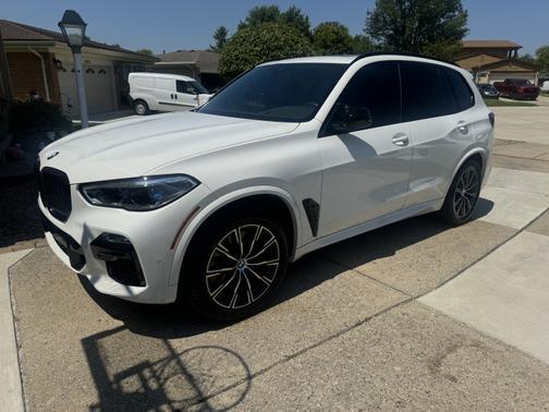 White 2021 BMW X5 M50i