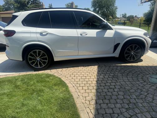 White 2021 BMW X5 M50i