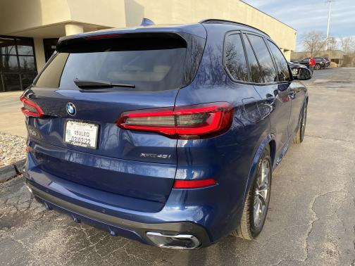 Photo 3 of 6 of 2019 BMW X5 xDrive40i