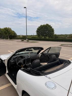 White 2000 Mazda MX-5 Miata Base