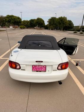White 2000 Mazda MX-5 Miata Base