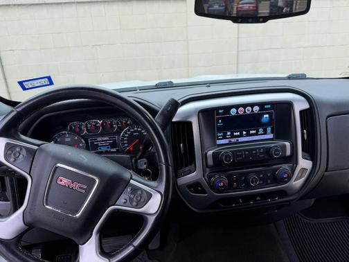 White 2017 GMC Sierra 1500 SLE