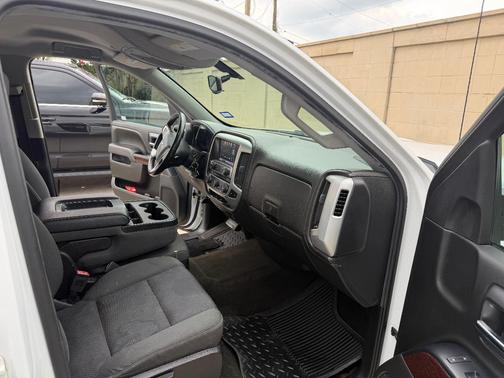 White 2017 GMC Sierra 1500 SLE