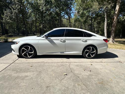 White 2022 Honda Accord Sport SE 1.5T
