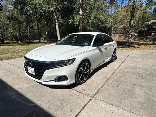 White 2022 Honda Accord Sport SE 1.5T