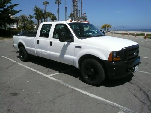 2005 Ford F-350 XL Crew Cab Super Duty