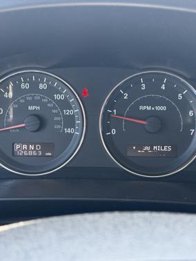 White 2010 Jeep Commander Sport