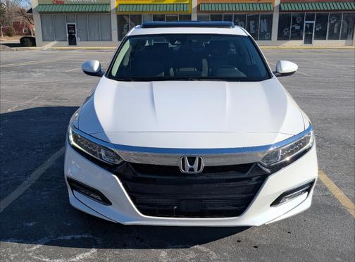 White 2019 Honda Accord EX