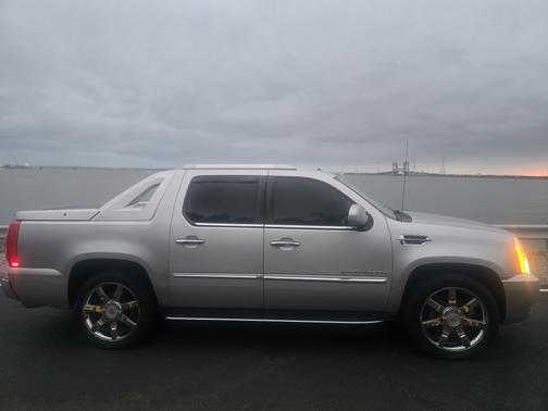 2011 Cadillac Escalade EXT Luxury