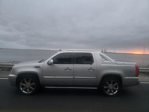 2011 Cadillac Escalade EXT Luxury