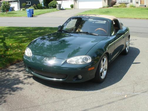 Green 2001 Mazda MX-5 Miata SE