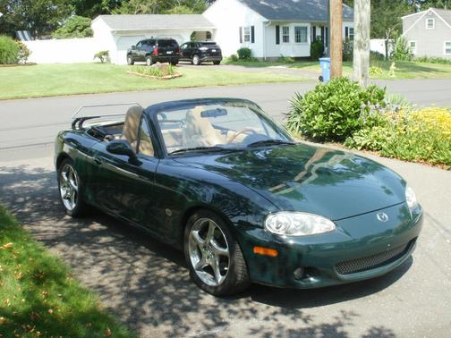 Green 2001 Mazda MX-5 Miata SE