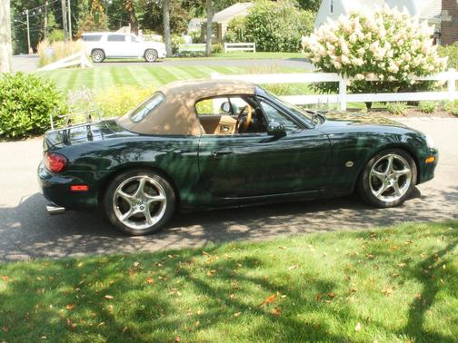 Green 2001 Mazda MX-5 Miata SE