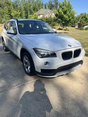 White 2015 BMW X1 sDrive28i
