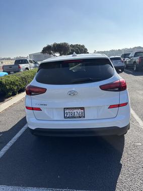 White 2019 Hyundai TUCSON SE