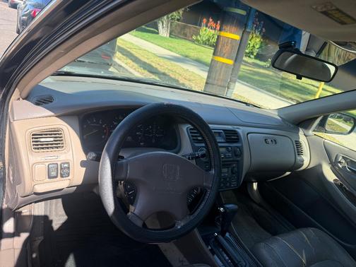Green 2000 Honda Accord EX-L