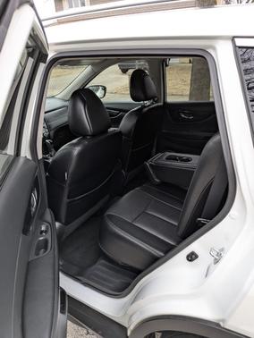 White 2017 Nissan Rogue SL