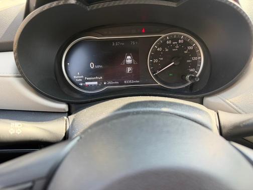 Black 2021 Nissan Versa 1.6 SV