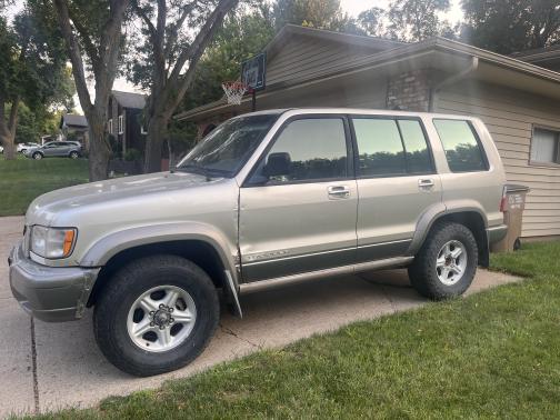 2002 Isuzu Trooper LS