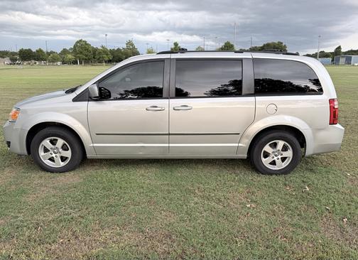 Silver 2010 Dodge Grand Caravan SXT