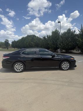 Black 2019 Toyota Camry LE
