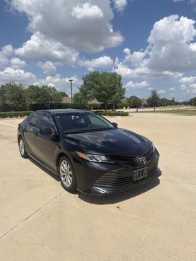 Black 2019 Toyota Camry LE