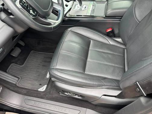Black 2020 Land Rover Range Rover Evoque SE