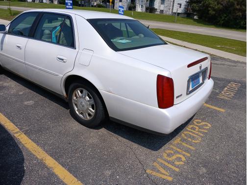 2004 Cadillac DeVille Base
