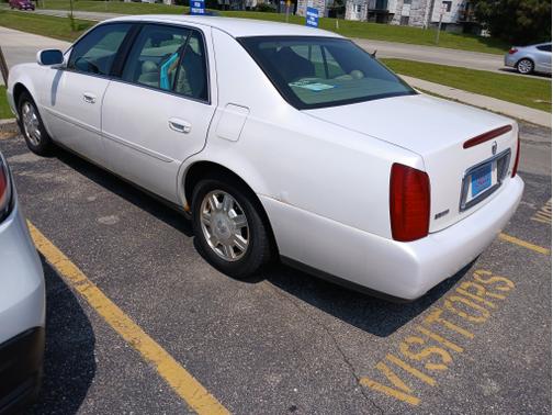 2004 Cadillac DeVille Base