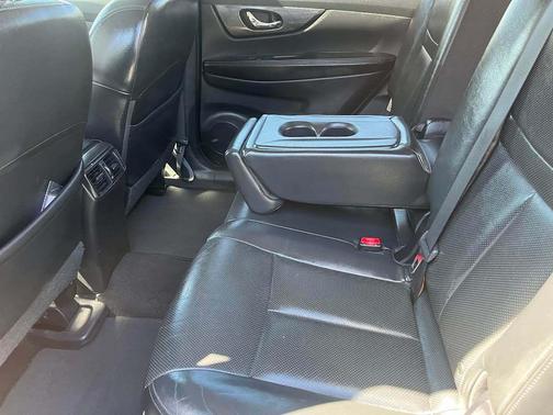 Silver 2014 Nissan Rogue SL