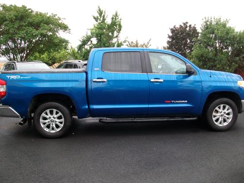 2017 Toyota Tundra SR5