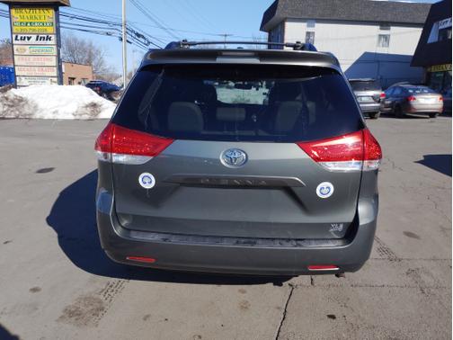 2013 Toyota Sienna XLE