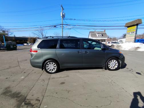2013 Toyota Sienna XLE