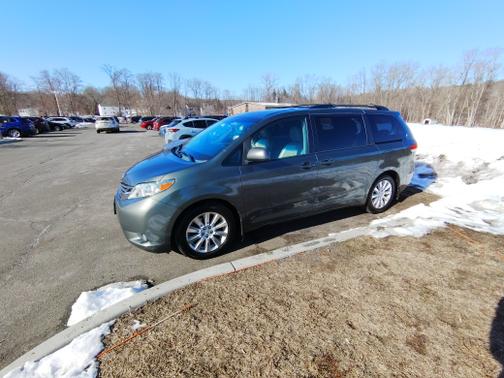 2013 Toyota Sienna XLE