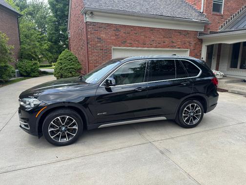Black 2018 BMW X5 sDrive35i