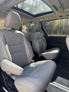 White 2017 Toyota Sienna XLE