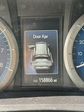 White 2017 Toyota Sienna XLE