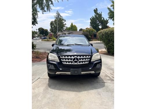 Black 2010 Mercedes-Benz M-Class ML 350