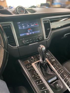 2017 Porsche Macan Macan
