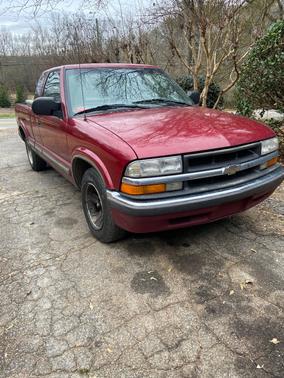 2000 Chevrolet S-10 LS Extended Cab