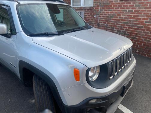 Silver 2015 Jeep Renegade Latitude